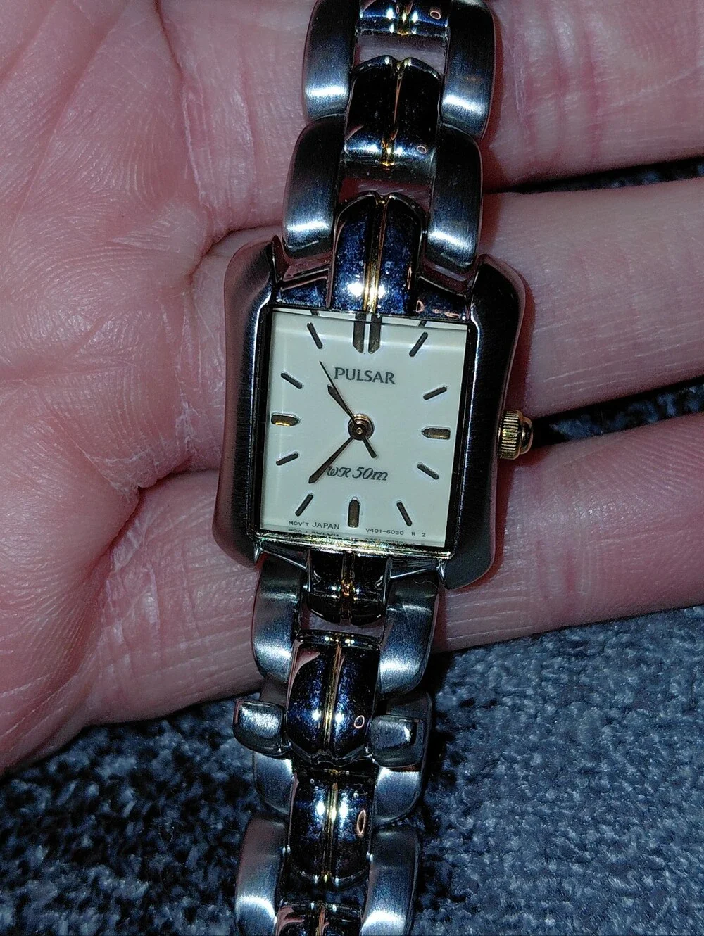 Vintage Pulsar Women’s Two Tone Tank Watch V401-6030 50M Y2K Retro Minimalist CC